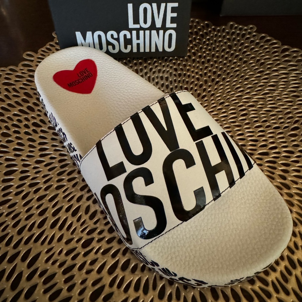 Love Moshino Slides